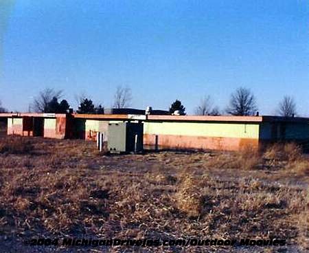 Starlite Drive-In Theatre - Starlite Snackbar 1987 Courtesy Outdoor Moovies (newer photo)